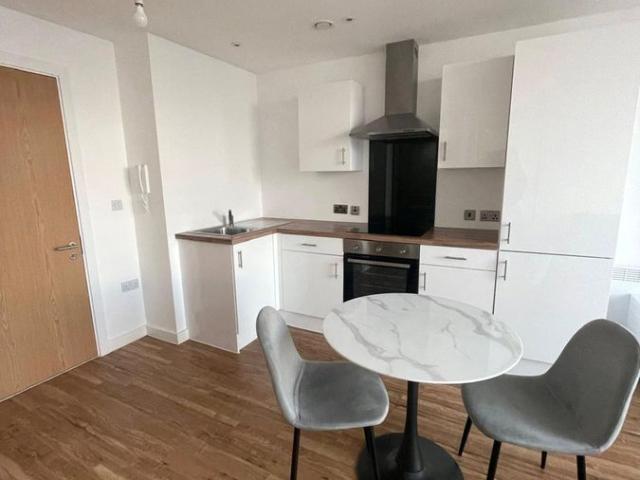 5 Pomona Strand, Manchester M16, 1 bed flat to rent, £1,075 pcm | PrimeLocation