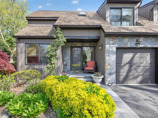 5 Pony Cir, Unit 5, Roslyn Heights, NY 11577 | MLS #989933