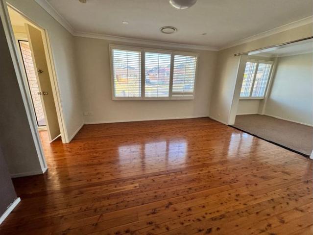 5 Poplar Cres, Bradbury