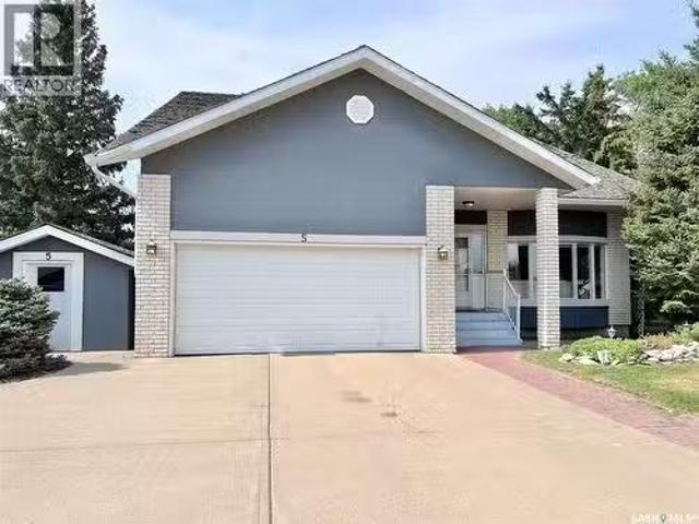 5 Poplar Place, Outlook, SK, S0L 2N0 house for sale Listing.
