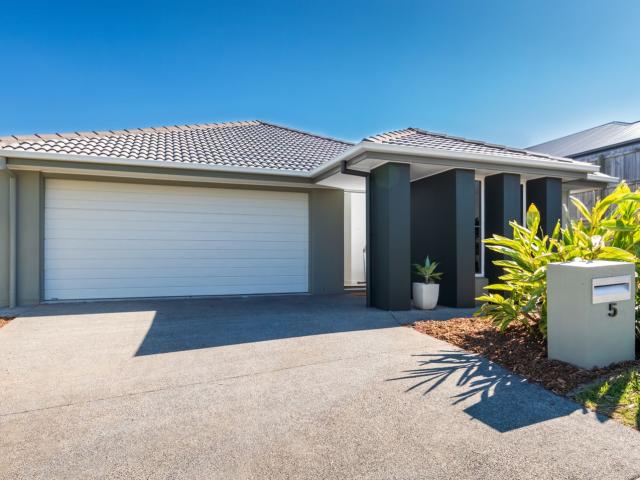 5 Poppy Crescent, SPRINGFIELD LAKES, QLD 4300