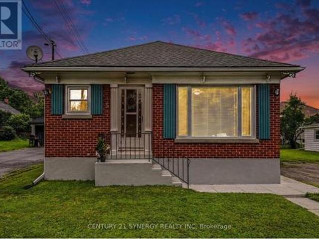 5 Queen Street, Smiths Falls, ON, K7A 3N1 house for sale | Listing ID X13629 | Royal LePage