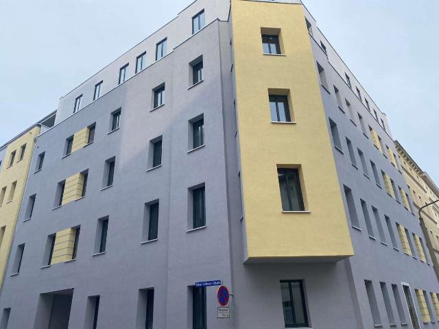 5 Raum Wohnung mit Balkon, Aufzug und Fußbodenheizung!