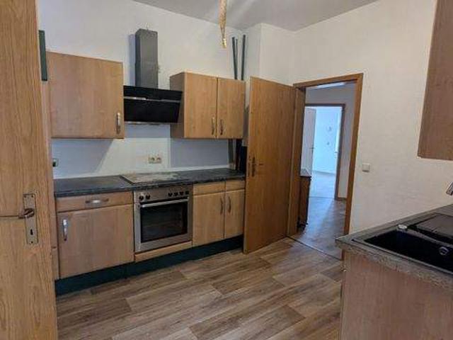 5 Raum Wohnung mit Balkon und Einbauküche in Dölau