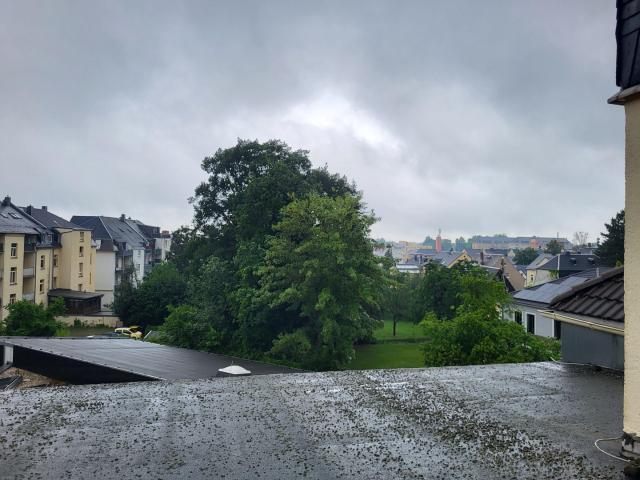 5 Raum Wohnung mit Dachterrasse und privatem Garten