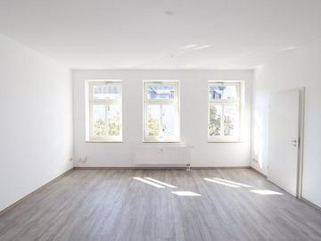 5 RÄUME, 2 BÄDER, 2 STELLPLÄTZE.