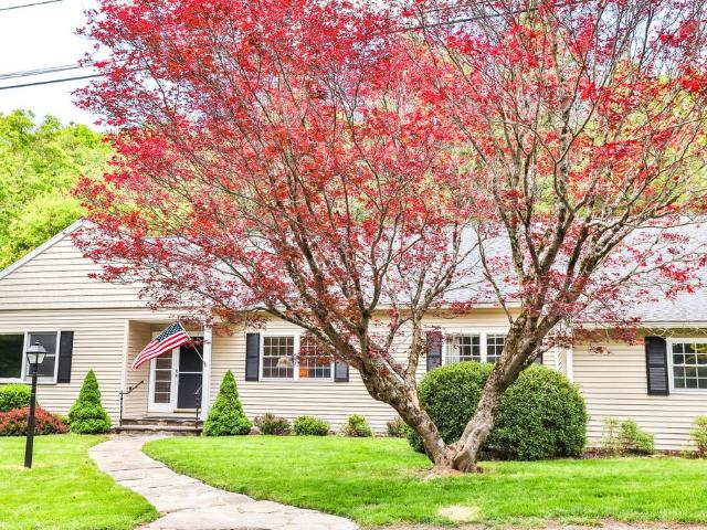 5 Ravine Park N