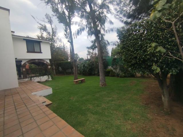 5 RECAMARAS, JARDIN, EN PRIVADO, DOS MIN ALTOZANO, UVAQ