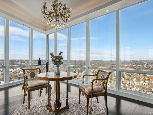 5 Renaissance Square PH40C