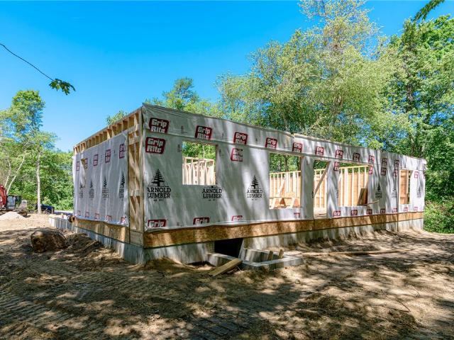 5 Robin Hollow Lane