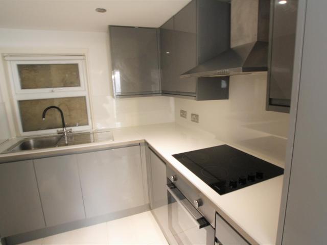 5 room apartment to let
