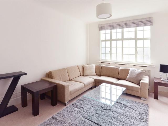 5 room apartment to let in Flat 11, Strathmore Court London, London NW8 7HY, united_kingdom