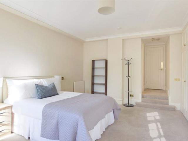 5 room apartment to let in Flat 2, Strathmore Court London, London NW8 7HY, united_kingdom