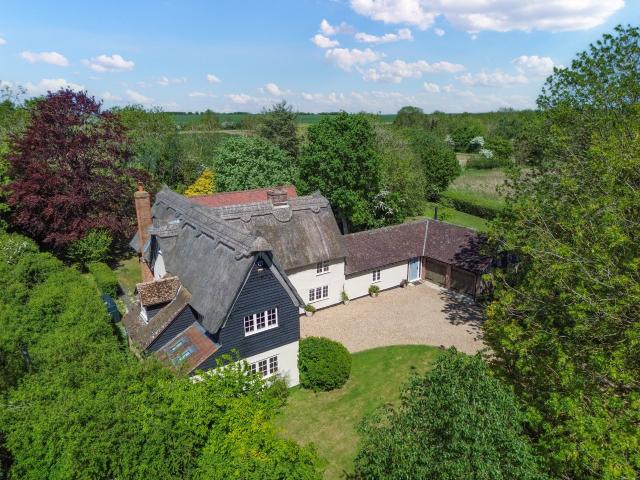 5 room house to let in Hay Green, Therfield