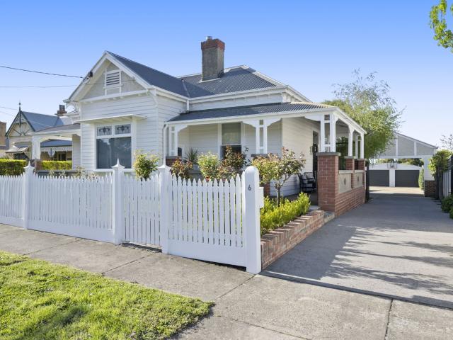 5 room house to let in 6 Cardigan Street, Lake Wendouree