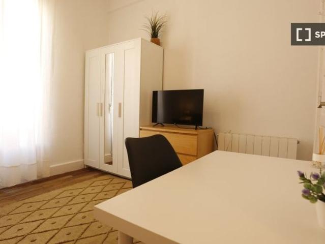 5 room luxury Apartment for rent in Bilbao, Spain