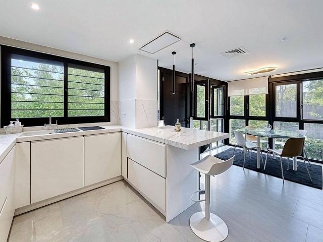 5 room luxury House for rent in Godella, Valencia