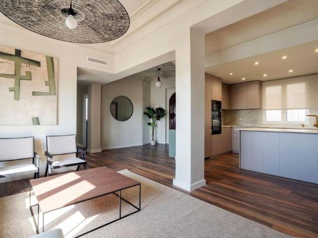 5 room luxury penthouse for rent in Valencia