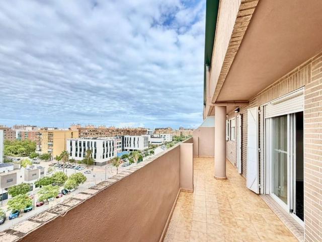 5 room luxury penthouse for rent in Valencia, Spain