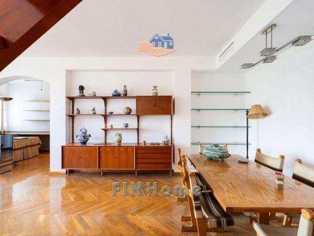 5 room luxury penthouse for rent in Seville, Andalusia