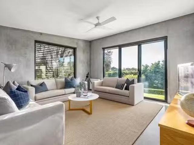 5 rooms apartment in Portsea