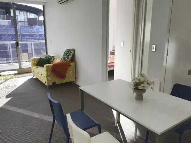 5 Rothschild Ave, Sydney