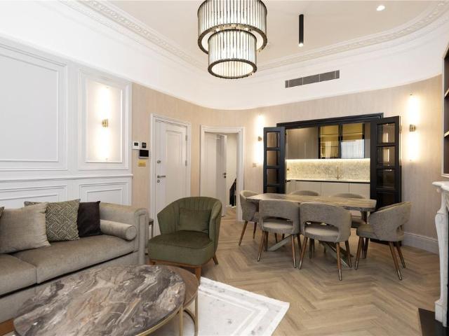 5 Royal Crescent, London, W11 4SL, United Kingdom | 2 bed apartment for rent #122103072 | Rentberry