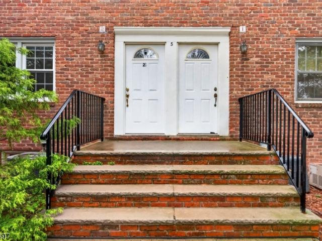 5 Stanford Dr