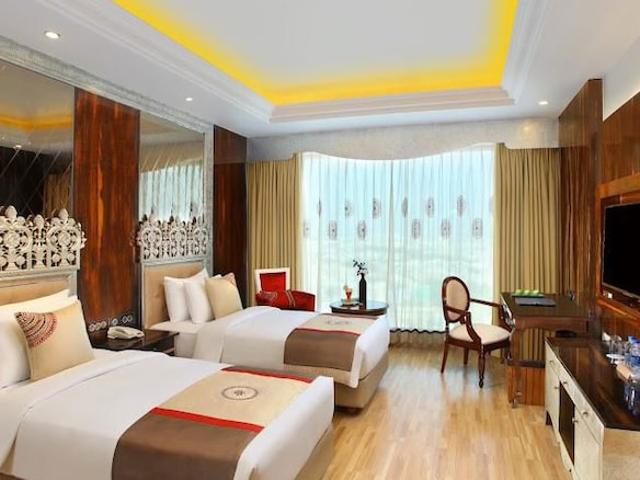 5 Star Hotel For Sale Price 3000cr Commercial Land 3 Acre in Connaught Place Delhi Listing ID: #10166