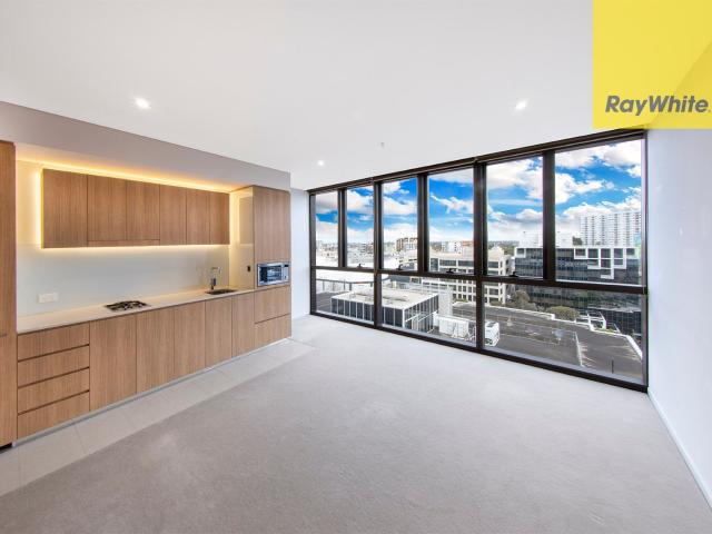 5 STAR LUXURIOUS LIVING IN 'V BY CROWN'