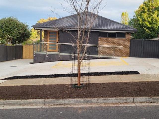 5 STAR ULTRA MODERN LUXURY STUDIO APARTMENT WITH PRIVATE COURTYARD!