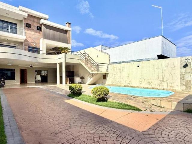 5 SUÍTES | 6 VAGAS | DCE | PISCINA | CHURRASQUEIRA