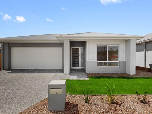 5 Suncrest Mews, REDBANK PLAINS, QLD 4301