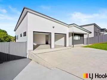 Moruya, Eurobodalla County - Garden, Parking