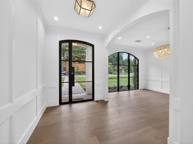 5 Scott Crescent