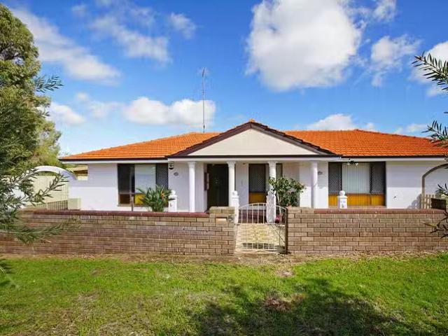 5 Shallow Street, Spearwood, WA 6163