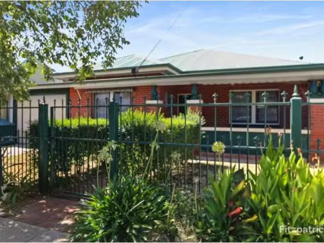 5 Shaw Street, Wagga Wagga House for rent Listed by Rental De.