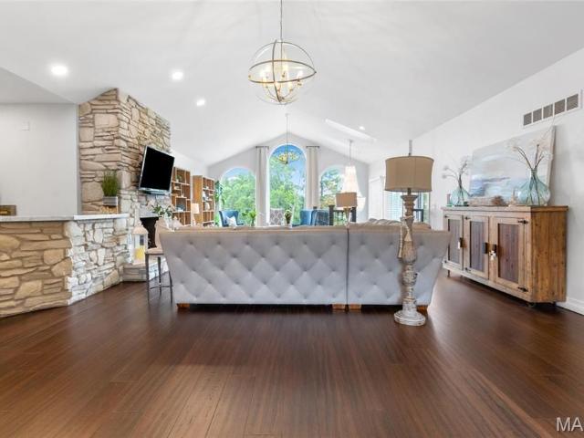 5 Shelbourne Wood Court, Weldon Spring, US, MO