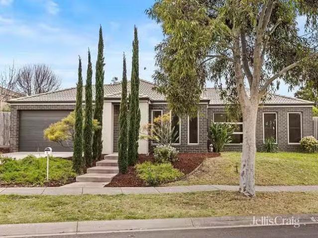 5 Silverdale Drive, Darley, VIC 3340