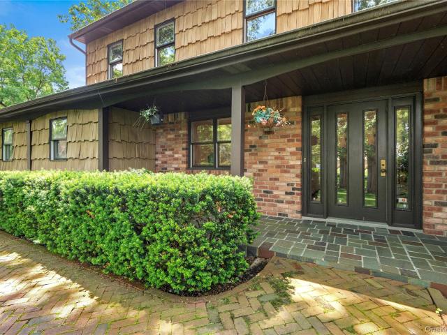 5 Simon Court