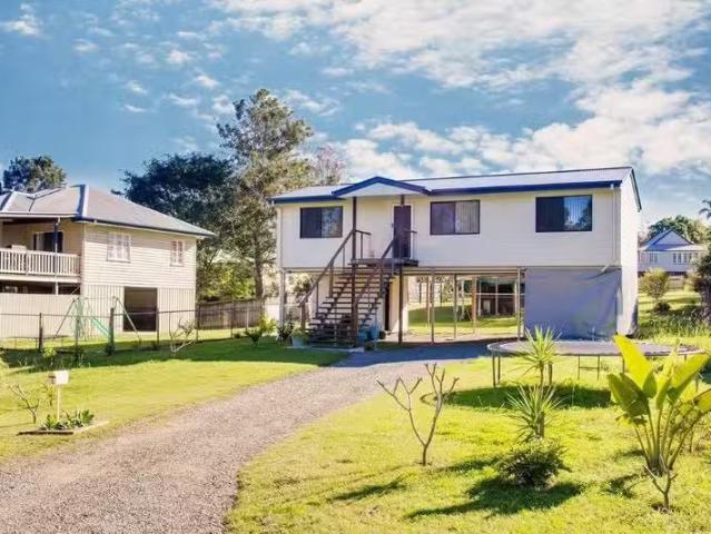 5 Simone Court, MONKLAND, QLD 4570 House for Rent