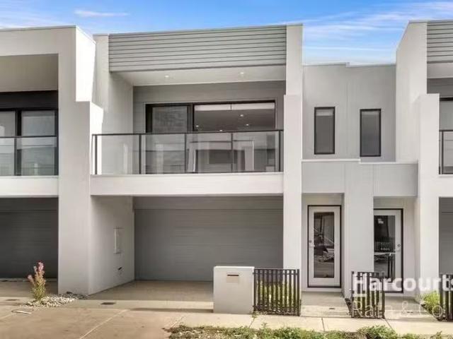 5 Soho Crescent, Wollert, VIC 3750 Townhouse for Rent