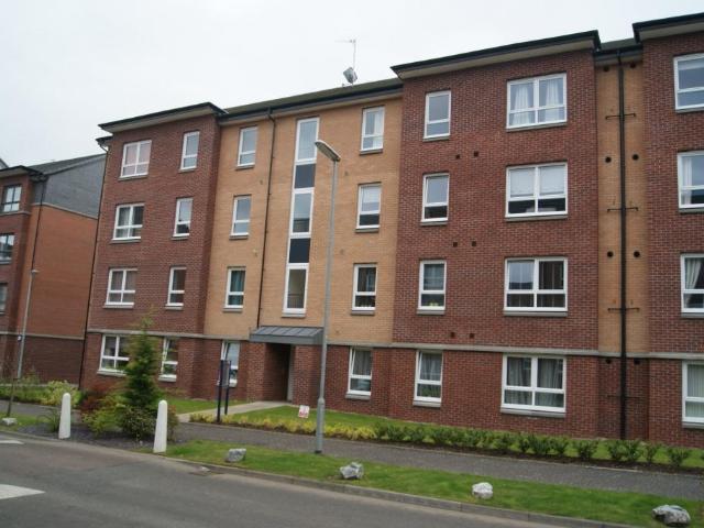 5 Springfield Gardens, Parkhead, G31 4HS 2 bed ground floor flat to rent £1,025 pcm £237 pw