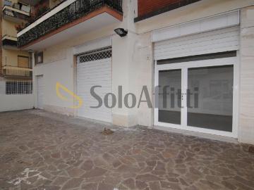 5 vetrine 740 bilocale 60mq