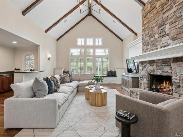 5 Viking Drive