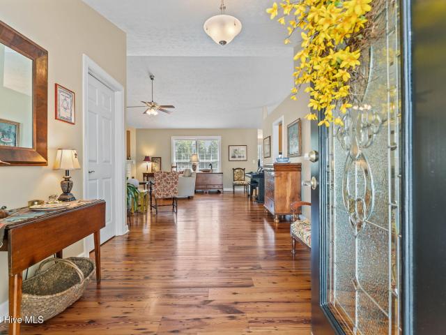 5 Vineyard Place
