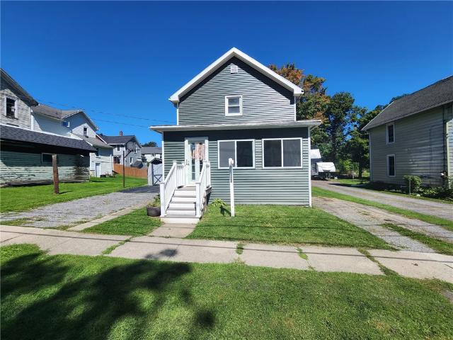 5 Watkins Avenue