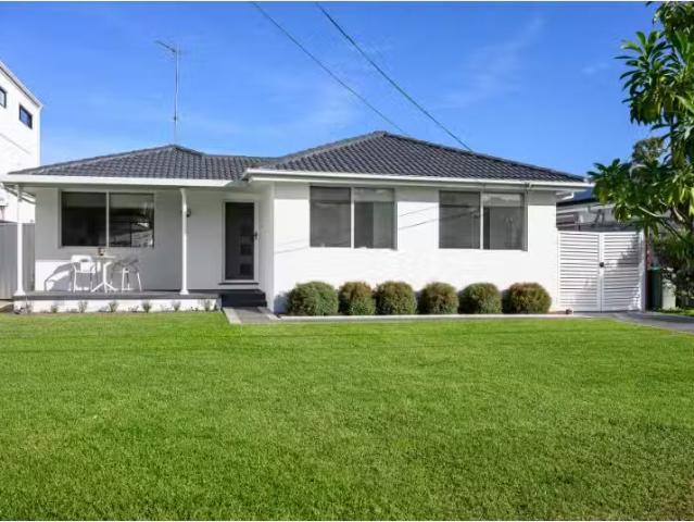 5 Whittle Avenue, Milperra House for rent Listed by Clarke Na.