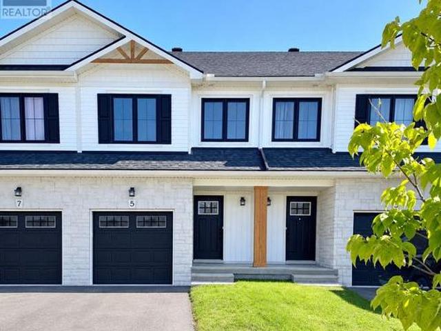 5 Whitcomb Crescent, Smiths Falls, ON, K7A 0C1 house for lease | Listing ID X13775 | Royal LePage