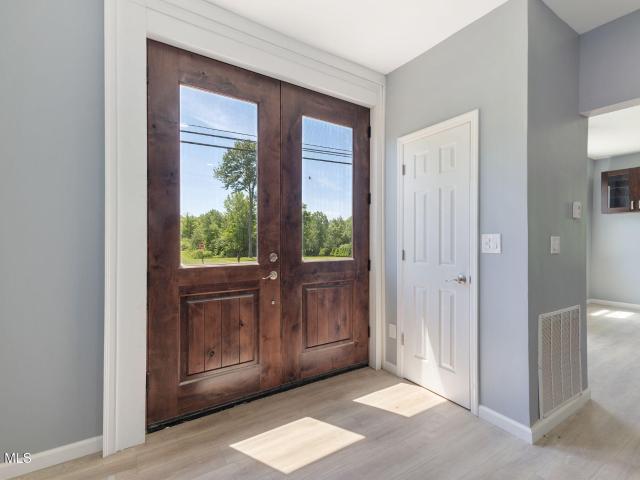 5 White Road